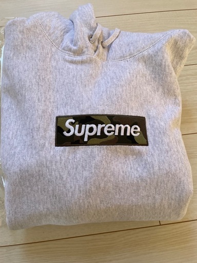 シュプリーム　ボックスロゴパーカー