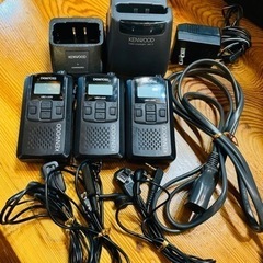 【お値下げしました】KENWOODトランシーバー3台セット充電器付きの画像