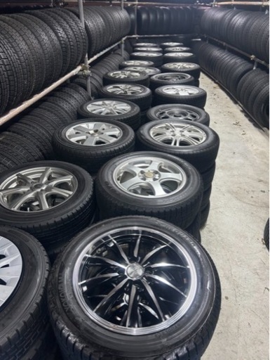 15と16インチアルミホイール付き、取り付け無料