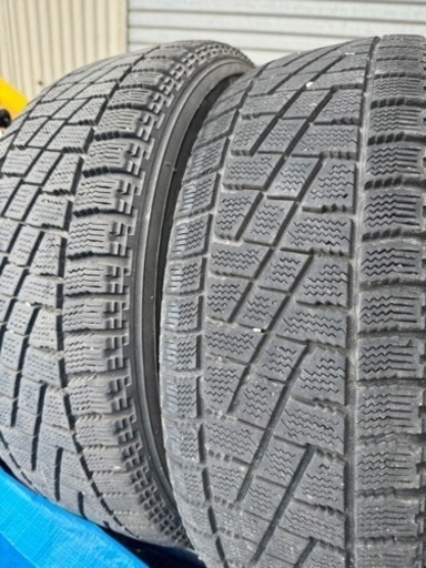 スタッドレスタイヤ溝も超キレイです　185/65R14