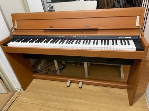 ROLAND製　DP-900 電子ピアノ　ペダル 2本　説明書 あり 