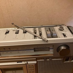 ラジカセ　年代物　ジャンク品の画像