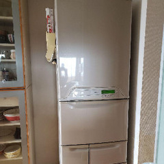 5ドア冷蔵庫の画像