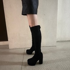 ニーハイブーツ