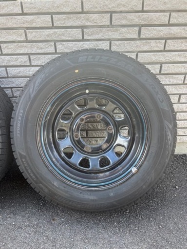 BRIDGESTONE BLIZZAK VRX3まだまだ溝あります。