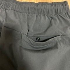 タグ付き　アディダス　パンツ　Mサイズの画像