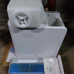 【和泉】配送可!! 美品 動作品 2021年製 IRIS OHYAMA 気化ハイブリッド加湿器 HVH-700R1 アイリスオーヤマの画像