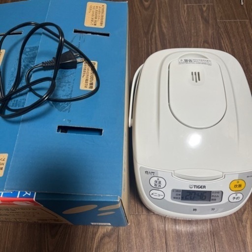 タイガーマイコン炊飯ジャー　炊きたて　JBH-G101 W