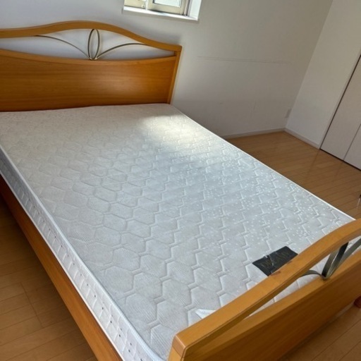 ドリームベッド　クィーンサイズ　⭐️フレームのみ⭐️