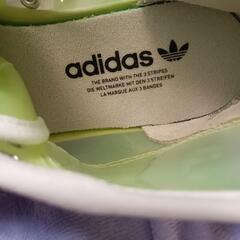 定価12000のadidas　キュートなスニーカーの画像