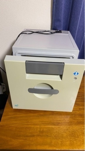 電子冷蔵庫