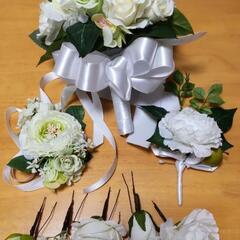 マタニティウエディングドレスとお花のセットの画像