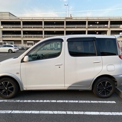 ファンカーゴ4WDの画像