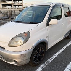 ファンカーゴ4WDの画像