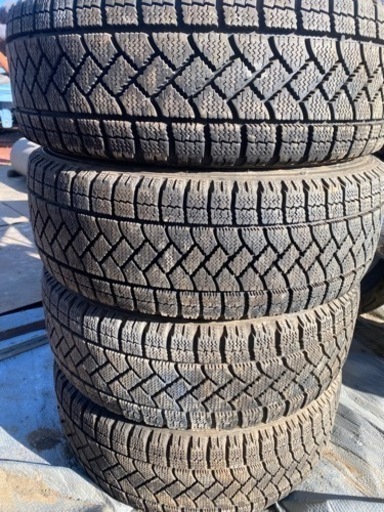 スタッドレスタイヤ 205/65R15スチールホイール四本セット埼玉県