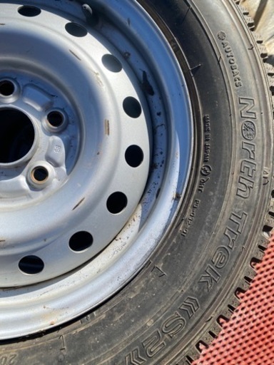 スタッドレスタイヤ 205/65R15スチールホイール四本セット埼玉県