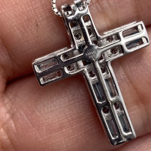K18WG pt850 ダイヤモンドクロスネックレス　 0.65ct ブルーダイヤ　トリート　5.1g