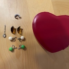 【差し上げます】ジュエリーケースとアクセサリー