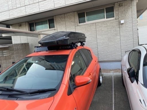 トヨタ　アクア　ルーフキャリア　ルーフボックス