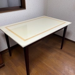 大理石テーブル