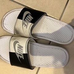 ナイキ ベナッシの中古が安い！激安で譲ります・無料であげます