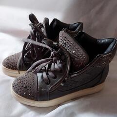 美品　スニーカー　中古