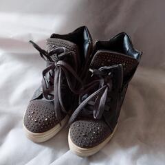 美品　スニーカー　中古の画像