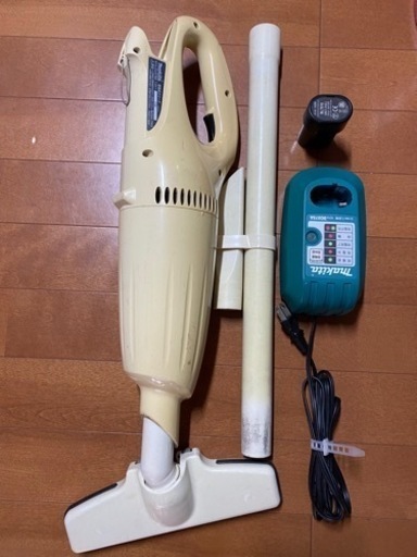 【引渡し完了】マキタ　掃除機　CL070D