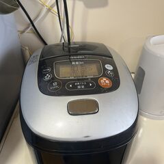 東芝 TOSHIBA 炊飯器 RC-10VRF 5.5合