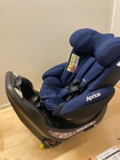 【丸洗い済】360度回転　定価45000円　Aprica アップリカ　新生児〜4歳頃まで　チャイルドシート　平らなベッド型になる　IS