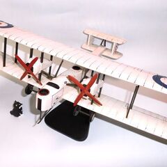 ビンテージ飛行機模型　英国双発複葉機（木製）台座付、中古 箱なしの画像
