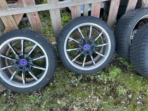 車のパーツ タイヤ、ホイール