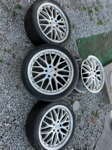 車のパーツ タイヤ、ホイール