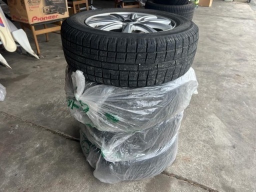 プリウス　スタッドレスタイヤ　195/65R15