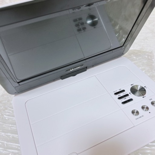 【3000円】ポータブルDVDプレイヤー 車載可能