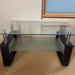 ガラステーブルの画像