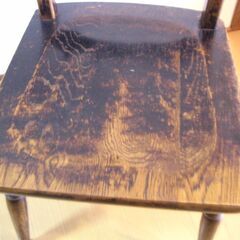 素敵な木製椅子の画像