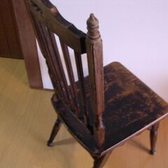 素敵な木製椅子の画像