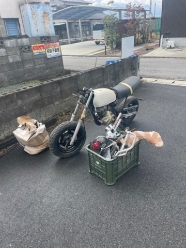 エイプ50 バラバラ状態