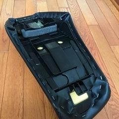 ヤマハ.トリッカー　バイク新品未使用シート他部品の画像