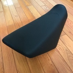 ヤマハ.トリッカー　バイク新品未使用シート他部品の画像