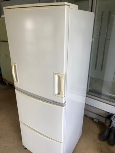 ✨値下げします✨【1万円➡︎5千円】シャープ両開き冷蔵庫（345Ｌ) 取りに来られる方