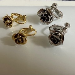 バラのイヤリングさしあげます
