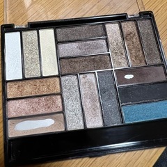 ⑪PRM アイシャドウパレットの画像