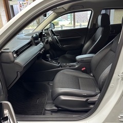 📌自社ローンOK🙆‍♂️ ホンダ　ヴェゼル　ハイブリット❗️eHEV Z❗️高年式＆低走行❗️新車保証付き❗️17インチ　スタッドレス＆ホイール付属❗️❗️の画像