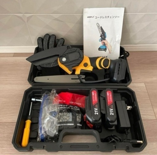 ⭐️新品⭐️チェーンソー 充電式 小型 ポータブル 6インチ 工具 バッテリー2個　ノコギリ