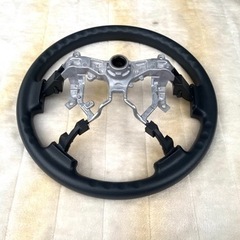 ハイエース純正ハンドル45103-60140 R-1 405W 200系の画像