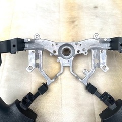 ハイエース純正ハンドル45103-60140 R-1 405W 200系の画像