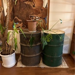ドラム缶　2つ