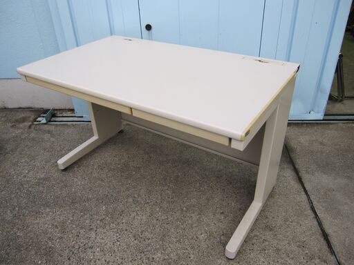 事務机　1200ｘ700　コクヨ製ＢＳ　日焼けあり
